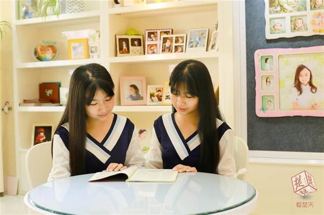 牛！双胞胎姐妹闯过自主招生三关，同被武大海角社区
录取